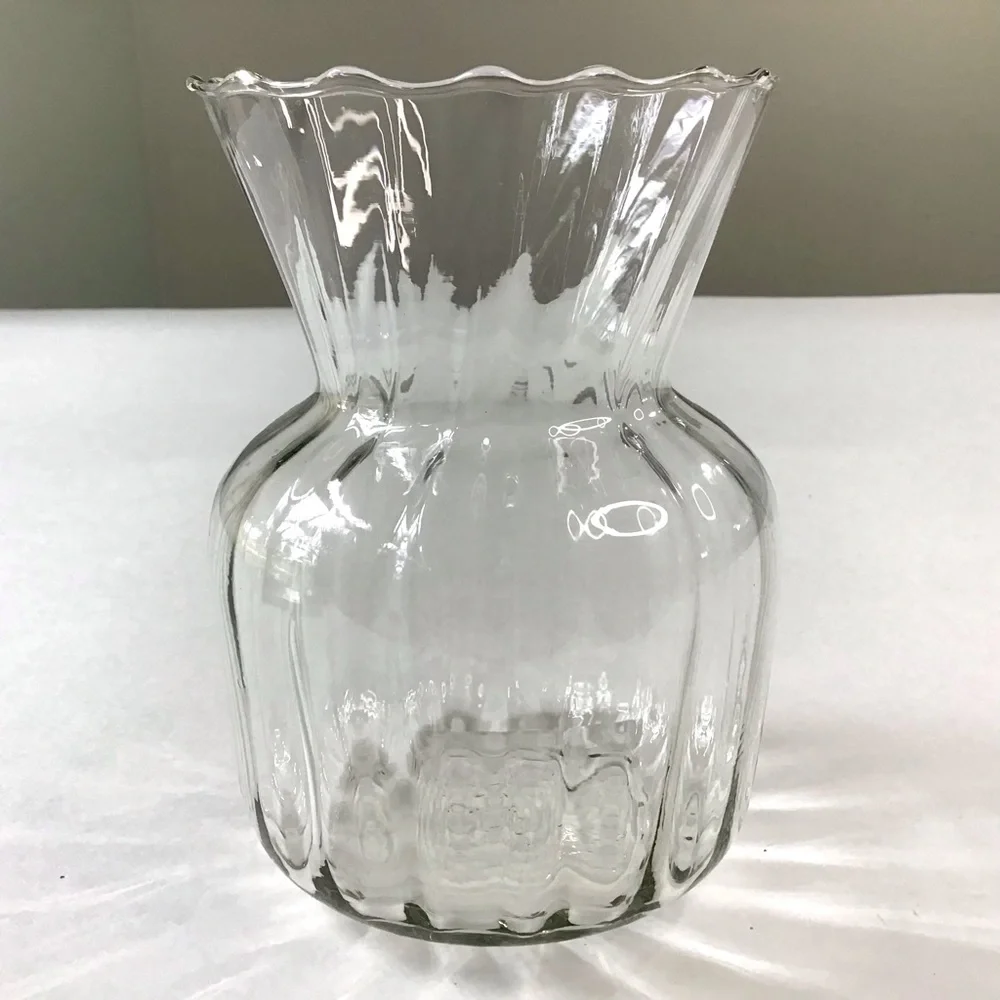 Vintage Clear Glass Vase Rippled Scalloped Ruffle Top Ribbed Inside 5.75” High - Picture 2 of 4